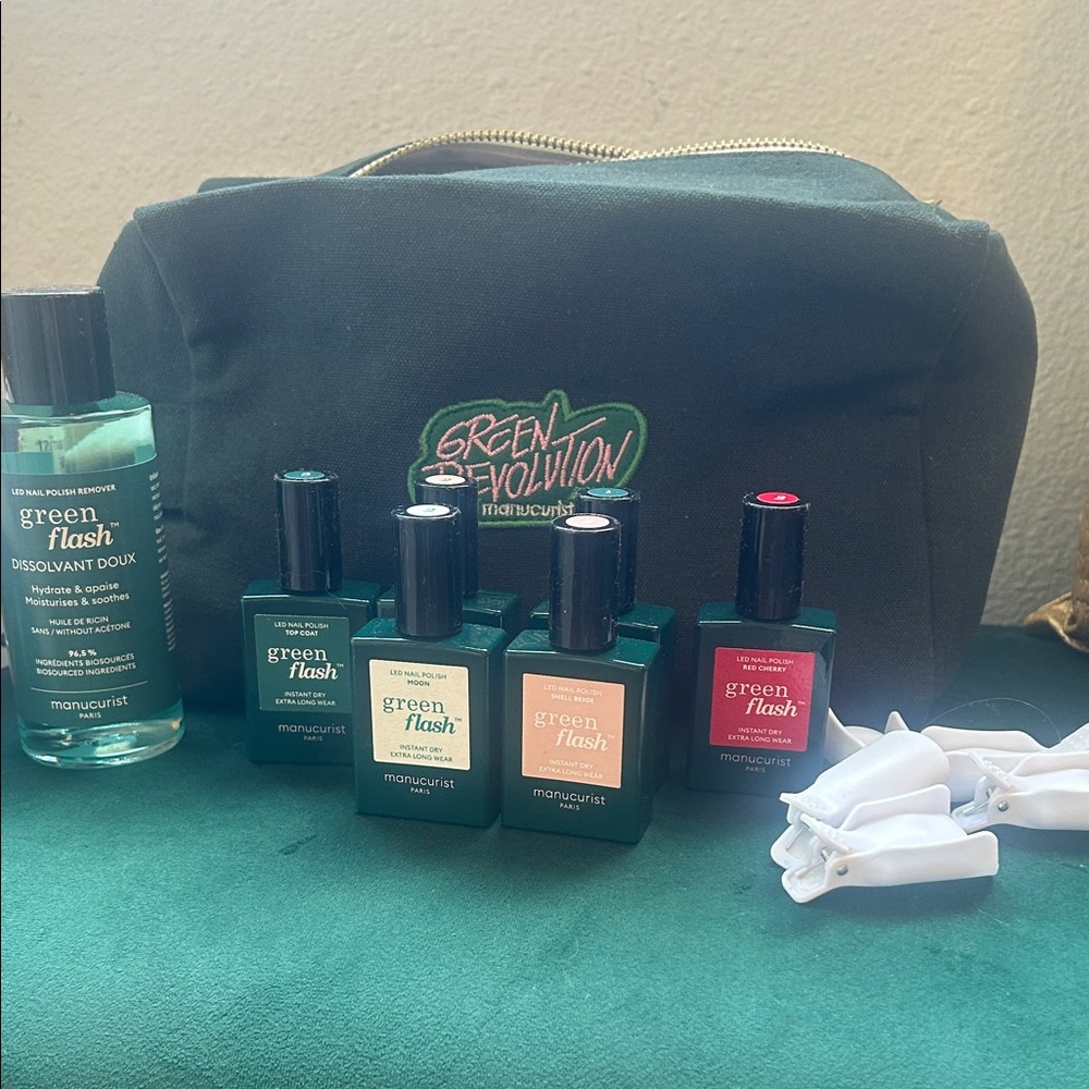 Green Flash Nail Polish Set with Bag